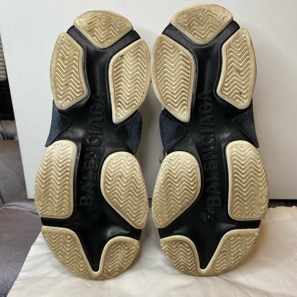 Authentic Balenciaga Triple S Tri color Sneakers - Picture 5 of 8